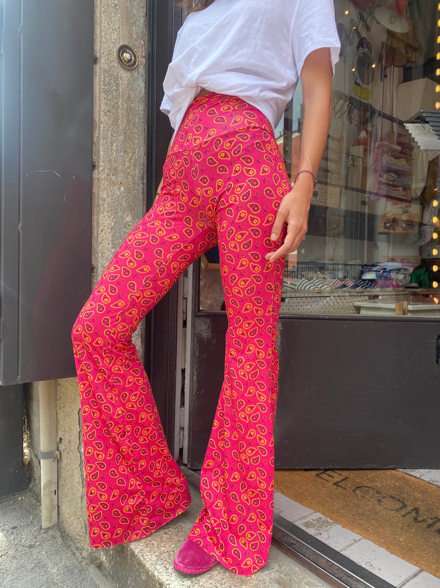 Pantazampa elasticizzato peso leggero fantasia paisley fucsia