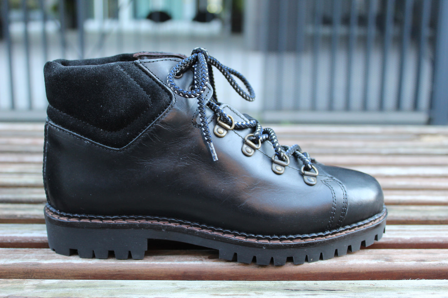 Pedule alte in pelle nero