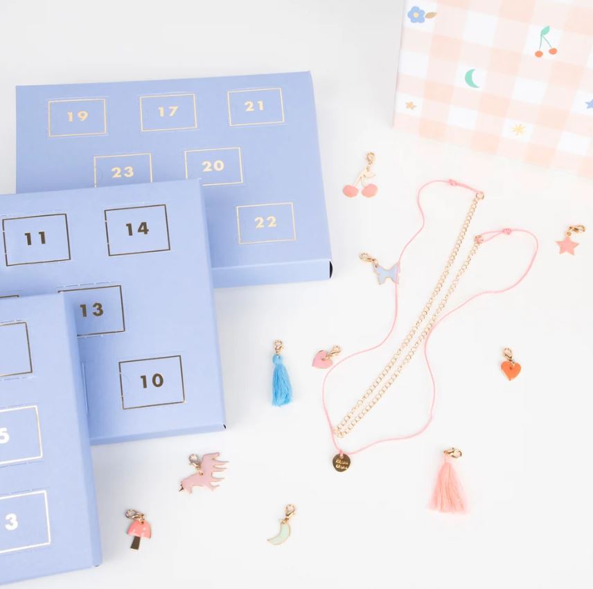 Calendario dell'Avvento Charms valigetta