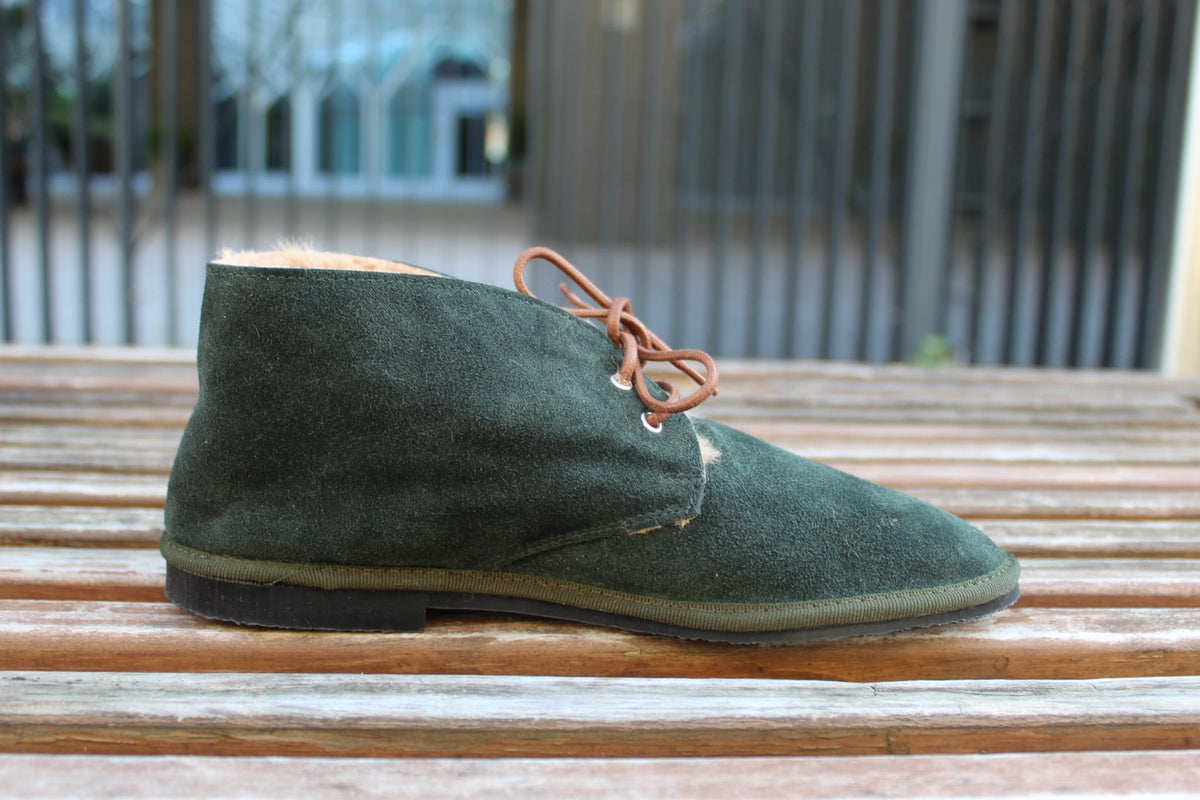 Polacchini scamosciati con pelo color verde bosco