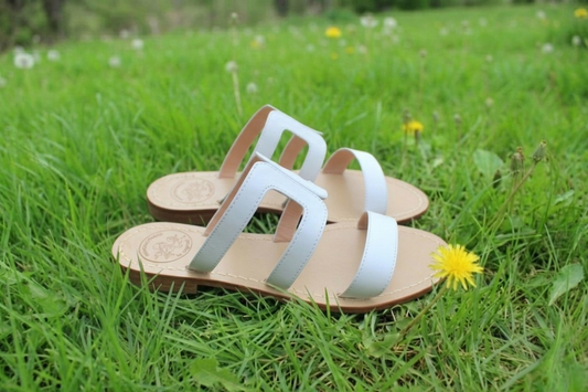 Sandali bassi in pelle bianca