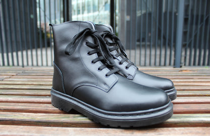 Stivaletti stringati in vera pelle nero