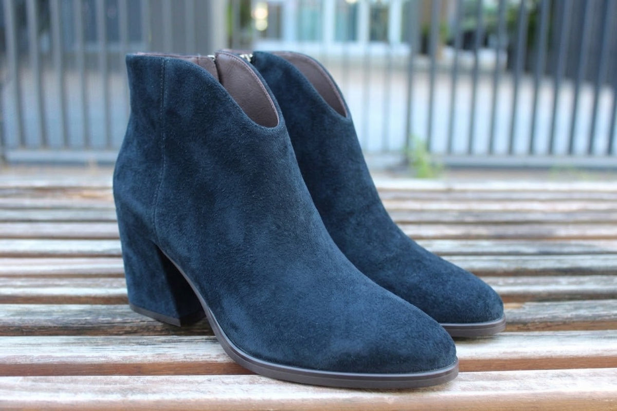 Stivaletti con tacco scamosciati blu notte