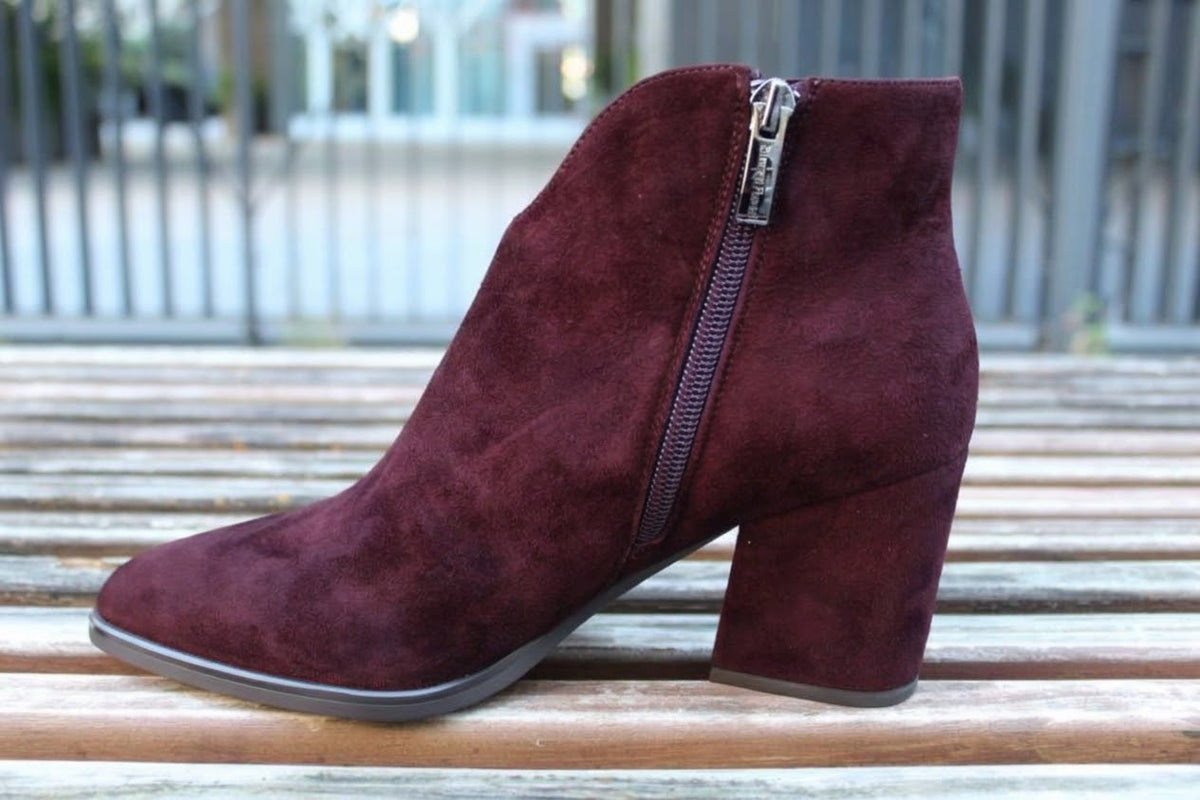 Stivaletti con tacco scamosciati bordeaux