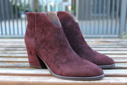 Stivaletti con tacco scamosciati bordeaux