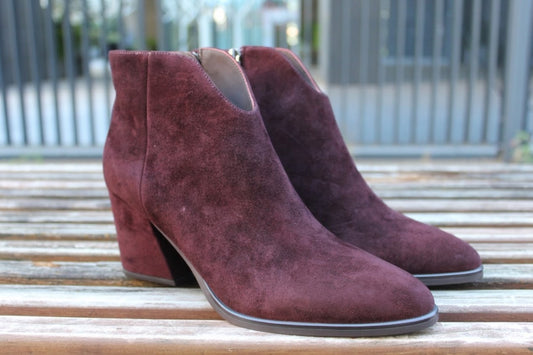 Stivaletti con tacco scamosciati bordeaux