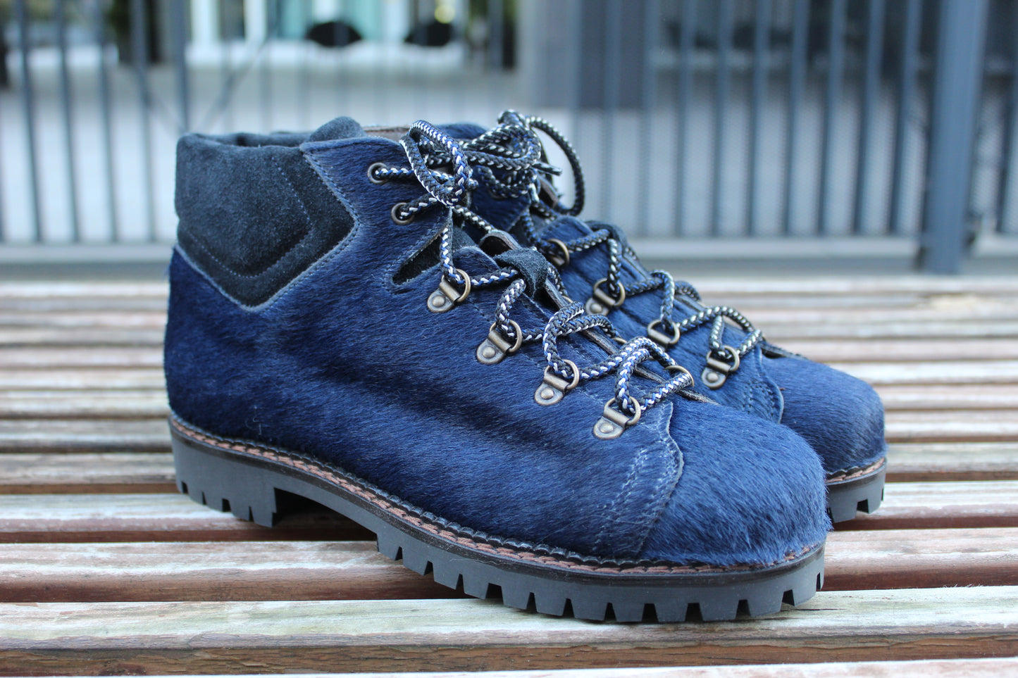 Pedule alte effetto cavallino blu