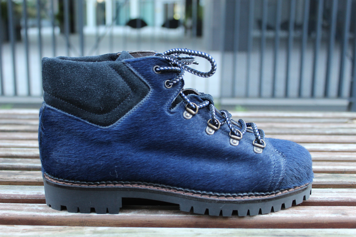 Pedule alte effetto cavallino blu