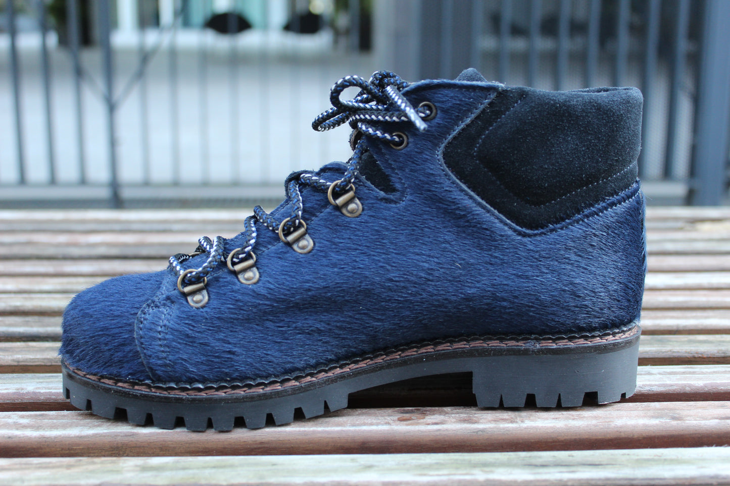 Pedule alte effetto cavallino blu