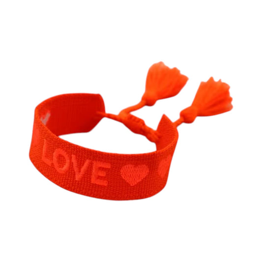Bracciale in tessuto arancio con scritta Love ricamata