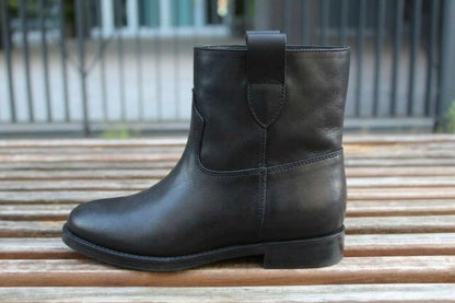 Stivaletti con rialzo interno in pelle nera