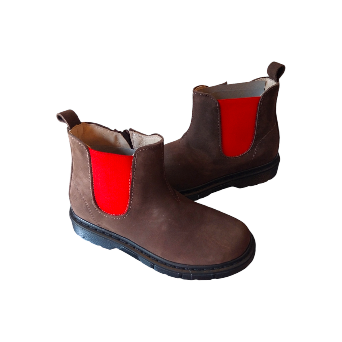 Stivaletti beatles in nabuk marrone con elastico rosso