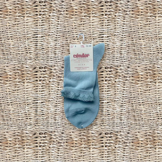 Calzini corti azzurro carta da zucchero con bordo merletto