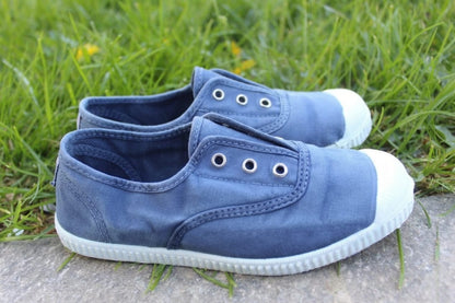 Scarpette Cienta in cotone con occhielli metallici blu notte