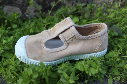 Scarpette Cienta in cotone con strappo beige