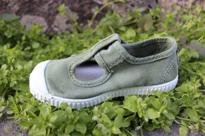 Scarpette Cienta in cotone con strappo verde oliva