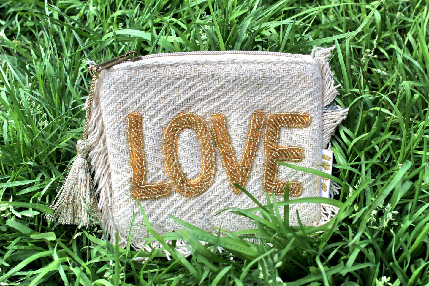 Pochette ricamata Love