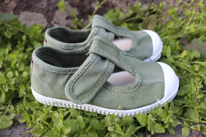 Scarpette Cienta in cotone con strappo verde oliva