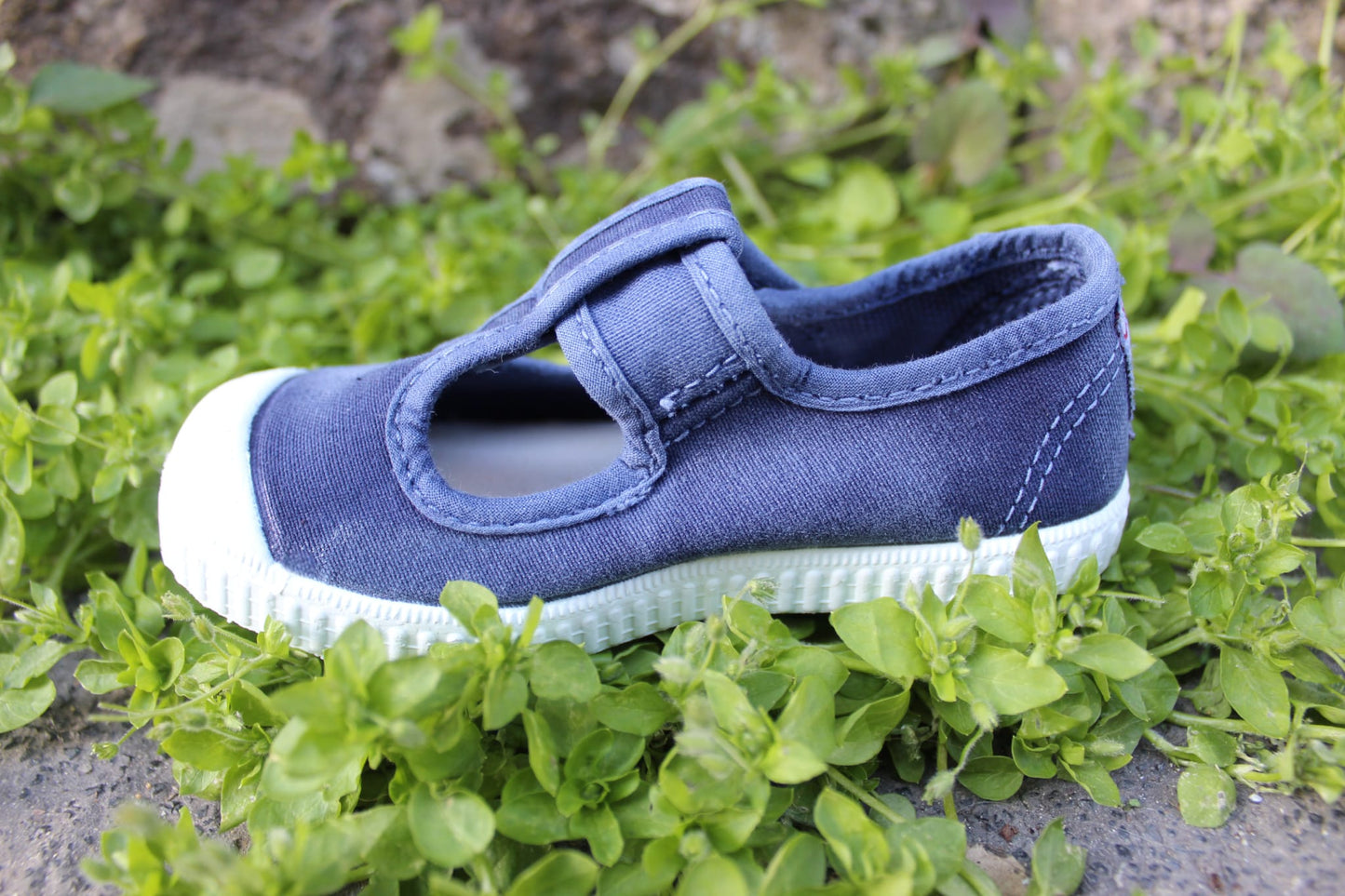 Scarpette Cienta in cotone con strappo blu notte