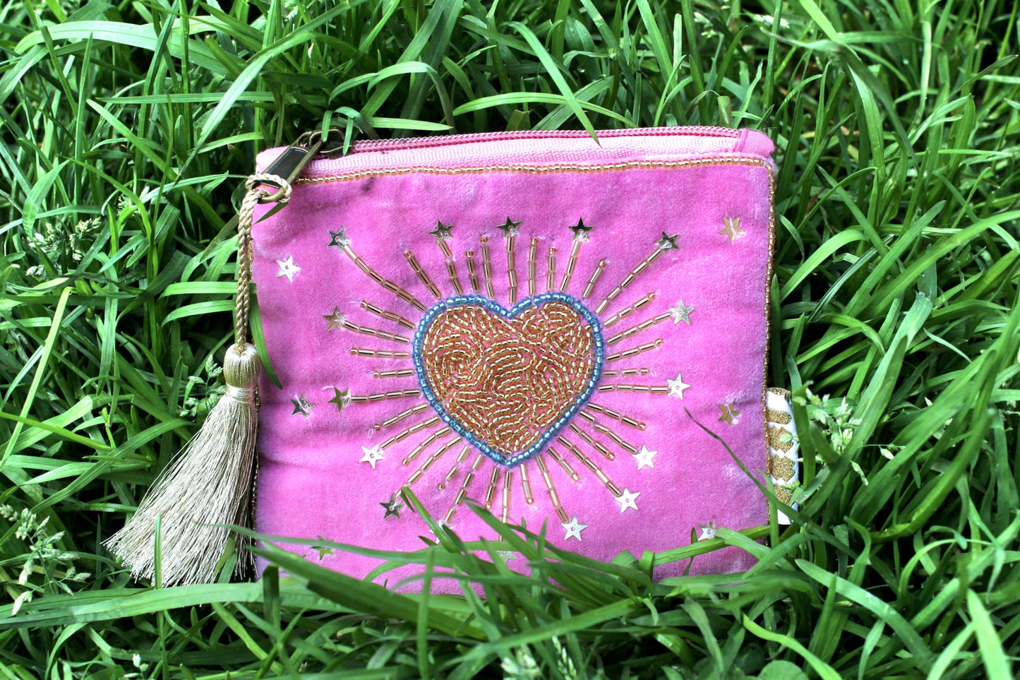 Pochette ricamata cuore fuxia