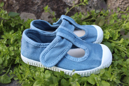 Scarpette Cienta in cotone con strappo azzurro