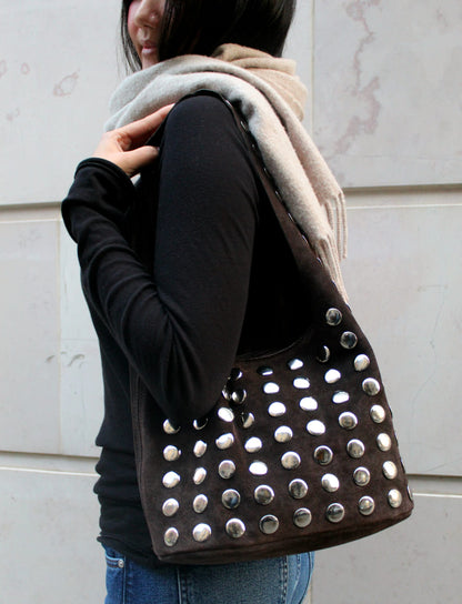 Borsa Suede in pelle vera con maxi borchie testa di moro