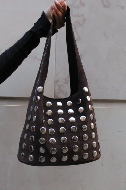 Borsa Suede in pelle vera con maxi borchie testa di moro