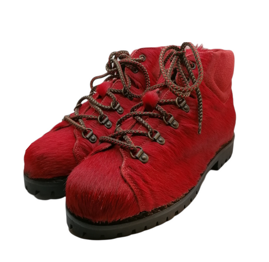 Pedule in cavallino rosso